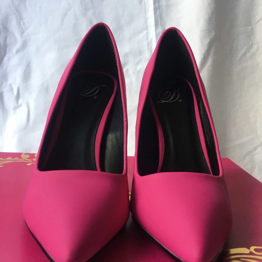 Heels - Picture 7 of 7
